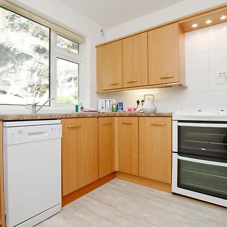 Harbour Apartment At 6 Dolphin Court With Parking Brixham Eksteriør bilde
